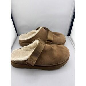 UGG Women's Goldenstar Clogs Size 9.5 Chestnut